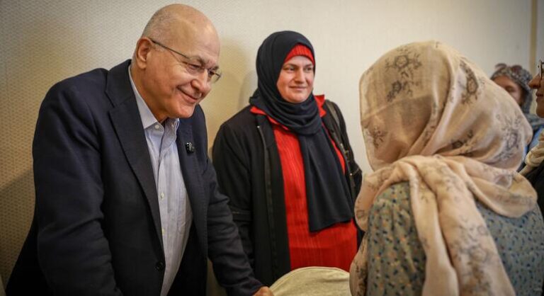 مفوض اللاجئين يدعو إلى تسريع الدعم الدولي لسوريا بعد عودة أكثر من ثلاثة ملايين سوري
