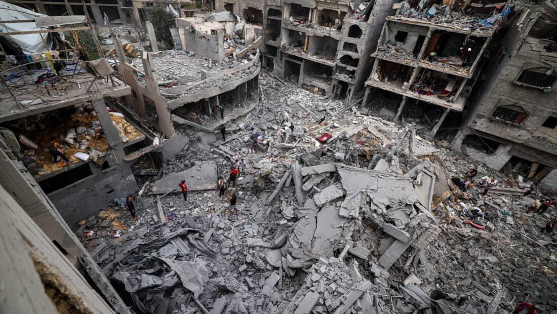 المركز الفلسطيني لحقوق الإنسان يوثق مقتل 25 مواطناً وتدمير منازل في غزة خلال أسبوع
